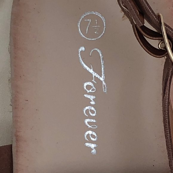 Women's Size 7.5 FOREVER Tan Platform Sandal Boho Style Tribal Look Ankle Strap - Picture 4 of 10